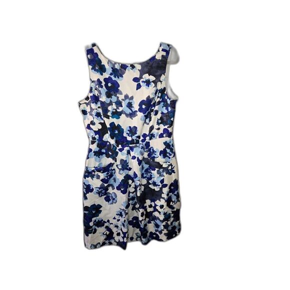 Donna Morgan Dresses & Skirts - Donna Morgan Women's White and Blue Floral Sleeveless Dress Size 14